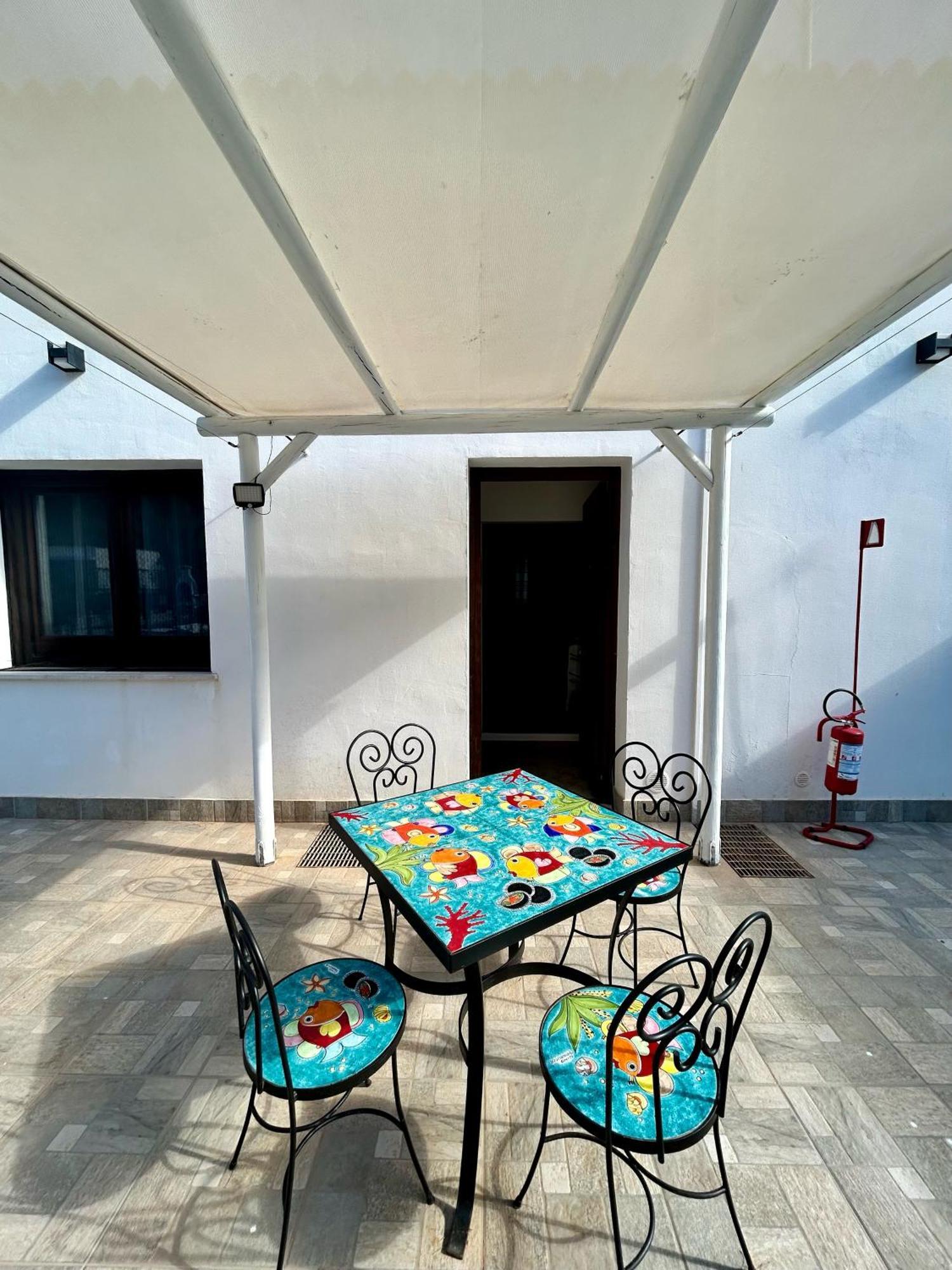 L'Oasi Una Pineta Sul Mare Custonaci Exterior photo