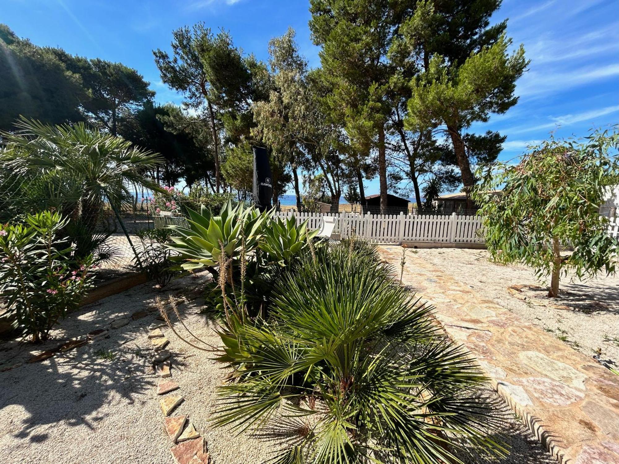 L'Oasi Una Pineta Sul Mare Custonaci Exterior photo